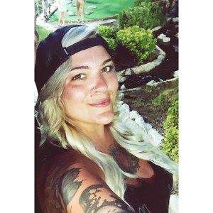 Meet your Posher, Carrie